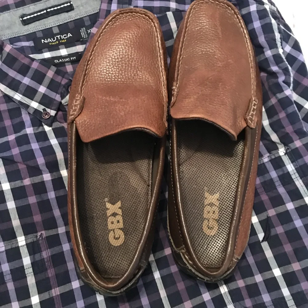 GBX babalu textured Brown leather loafers brown Men’s sz 9 Driving Mocs Slip On